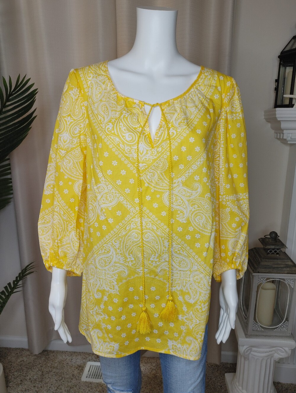 JONES NEW YORK PAISLEY PRINT TASSEL TIE TOP, YELLOW L